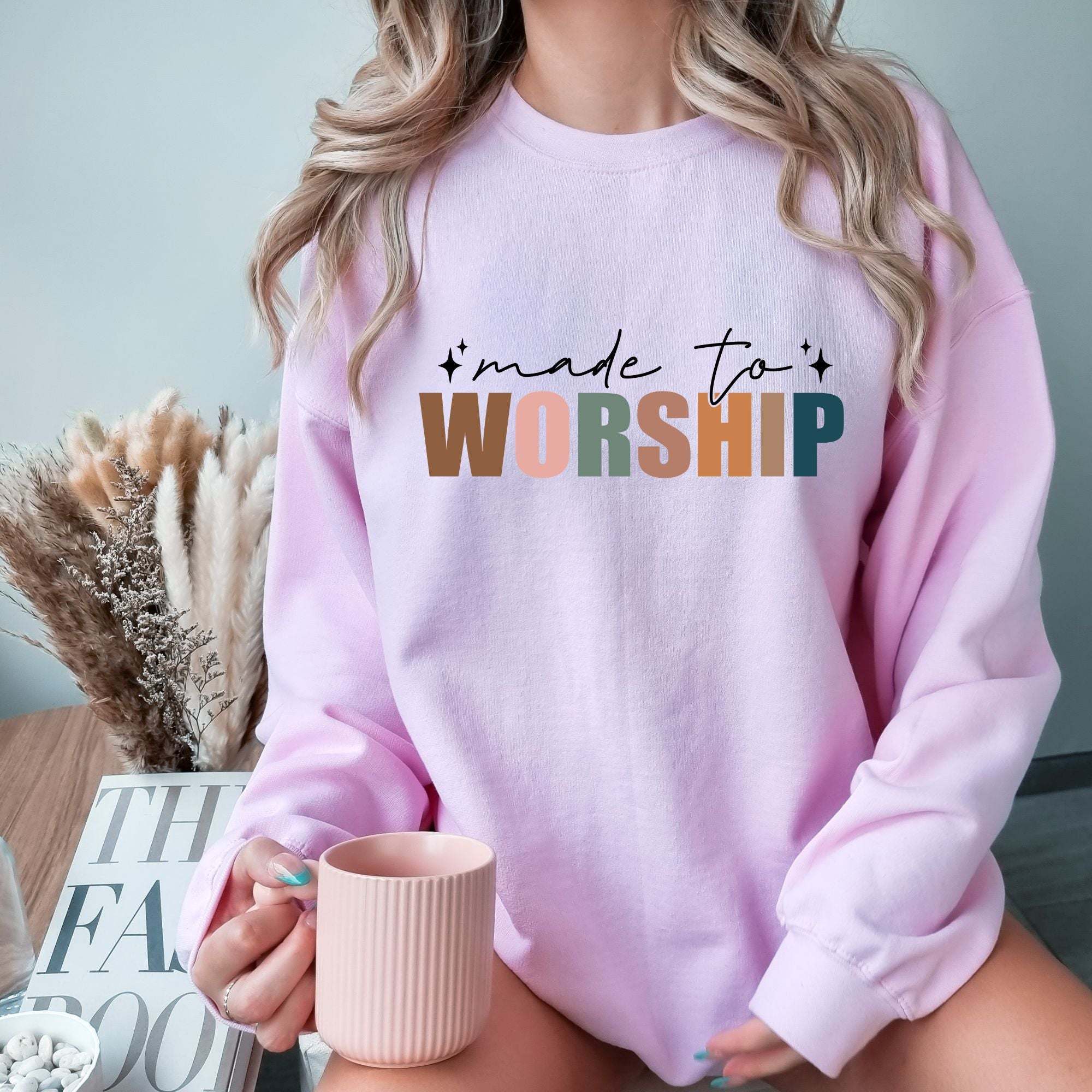 Made To Worship Sweatshirt - Light Pink Color